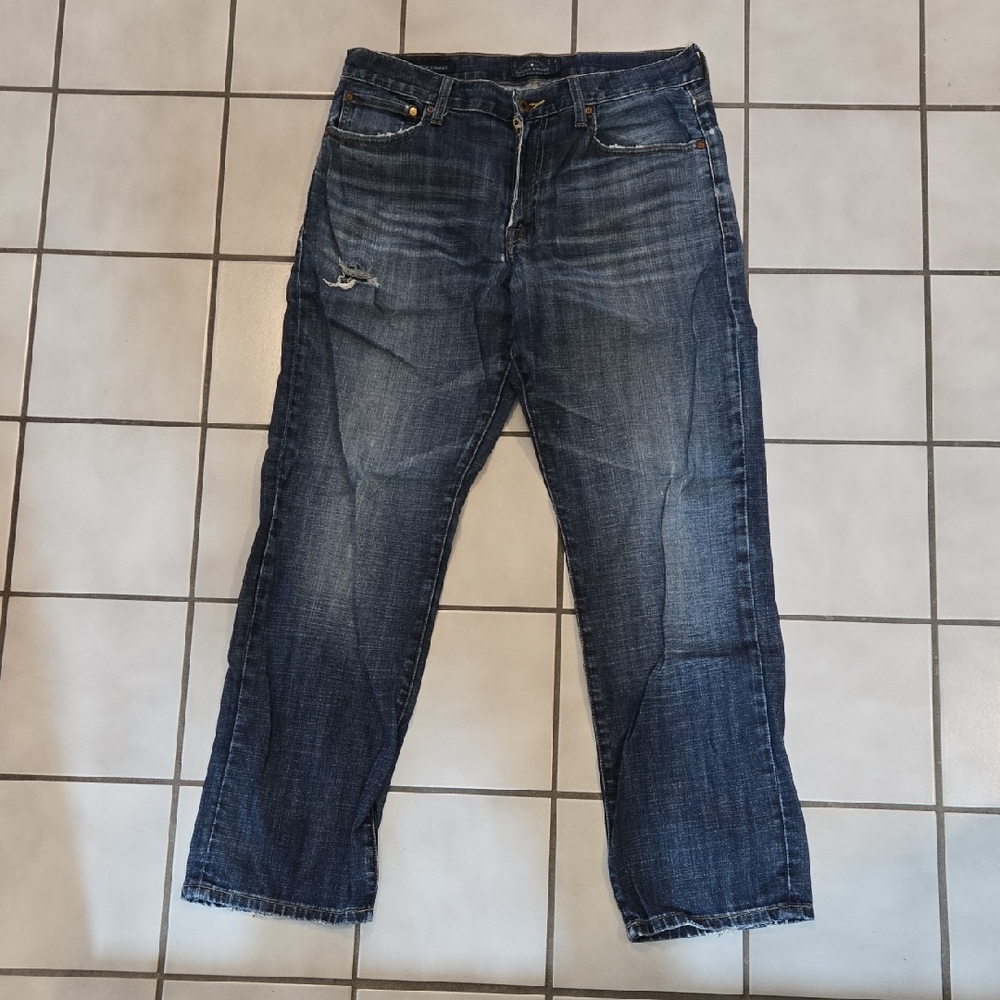 Lucky Brand Relaxed Blue Jeans with Timeless Style